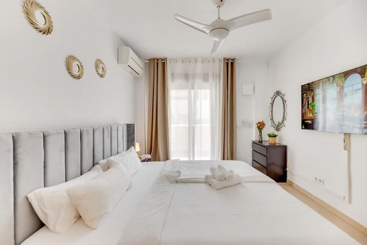 Tranquil 2 Bdrm Peaceful Apt W/ 2 Pools Марбелья 0*,  Испания